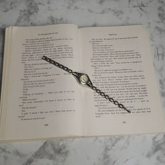 Vintage Japan Silver Mother of Pearl Woman's Watch - Picture 2 of 9